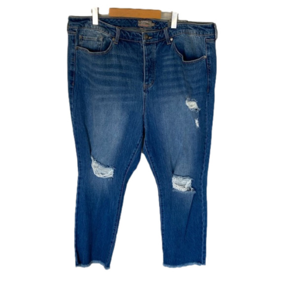TORRID High Rise Straight Ankle Crop Jeans - Picture 1 of 16
